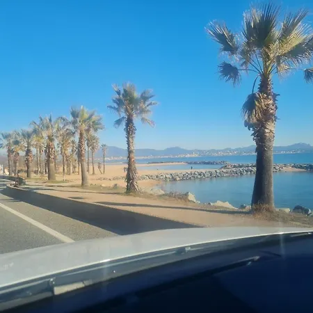 Camping Mobil 8 Personnes L Ile D Or Raphael