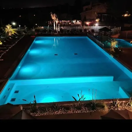 Camping Mobilhomme 8 Personnes L Ile D Or Raphael *