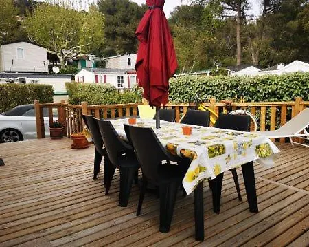 Camping Mobilhomme 8 Personnes L Ile D Or Raphael Saint-Raphaël