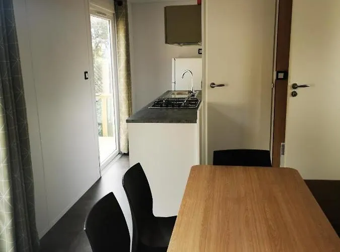 Camping Mobil 8 Personnes L Ile D Or Raphael